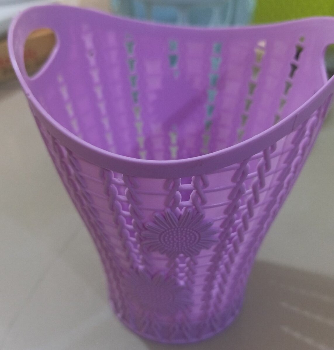 Petit pot décoratif plastique