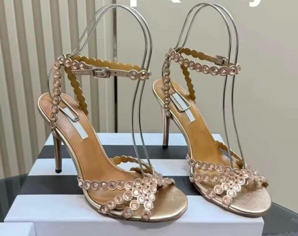 Sandales à talons perlées