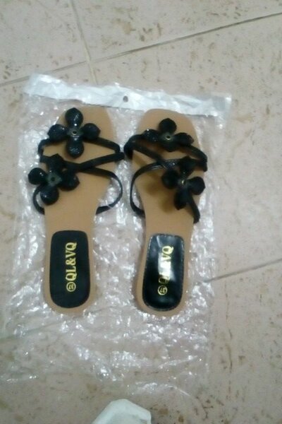 Sandales fleuries élégantes