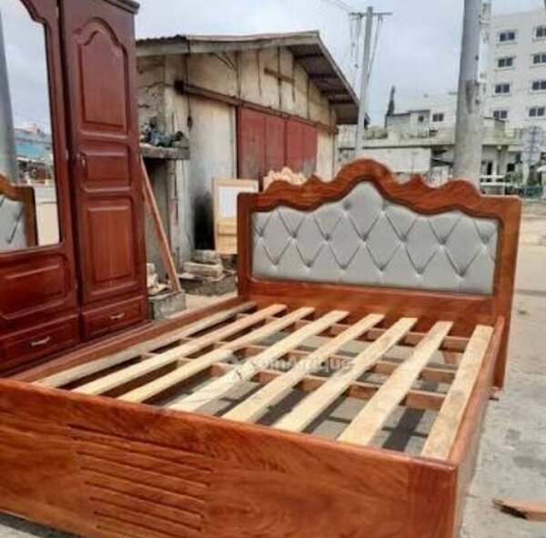 Lit double en bois design