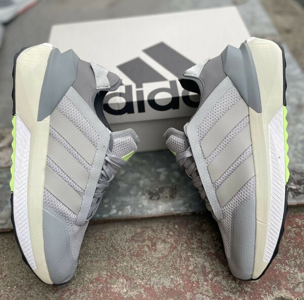 Baskets Adidas Gris Unisexe