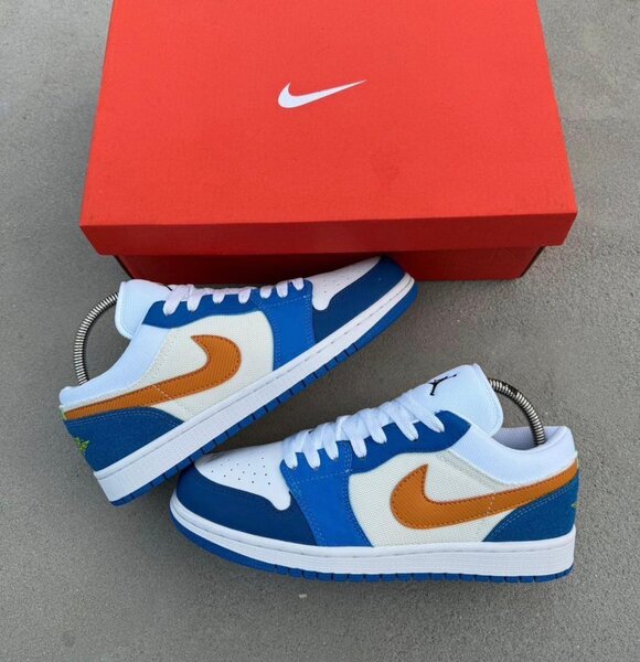 Baskets basses colorées Nike