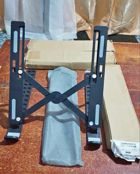 Support pliant pour ordinateur portable