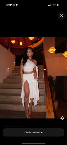 Robe Blanche Évasée Élégante