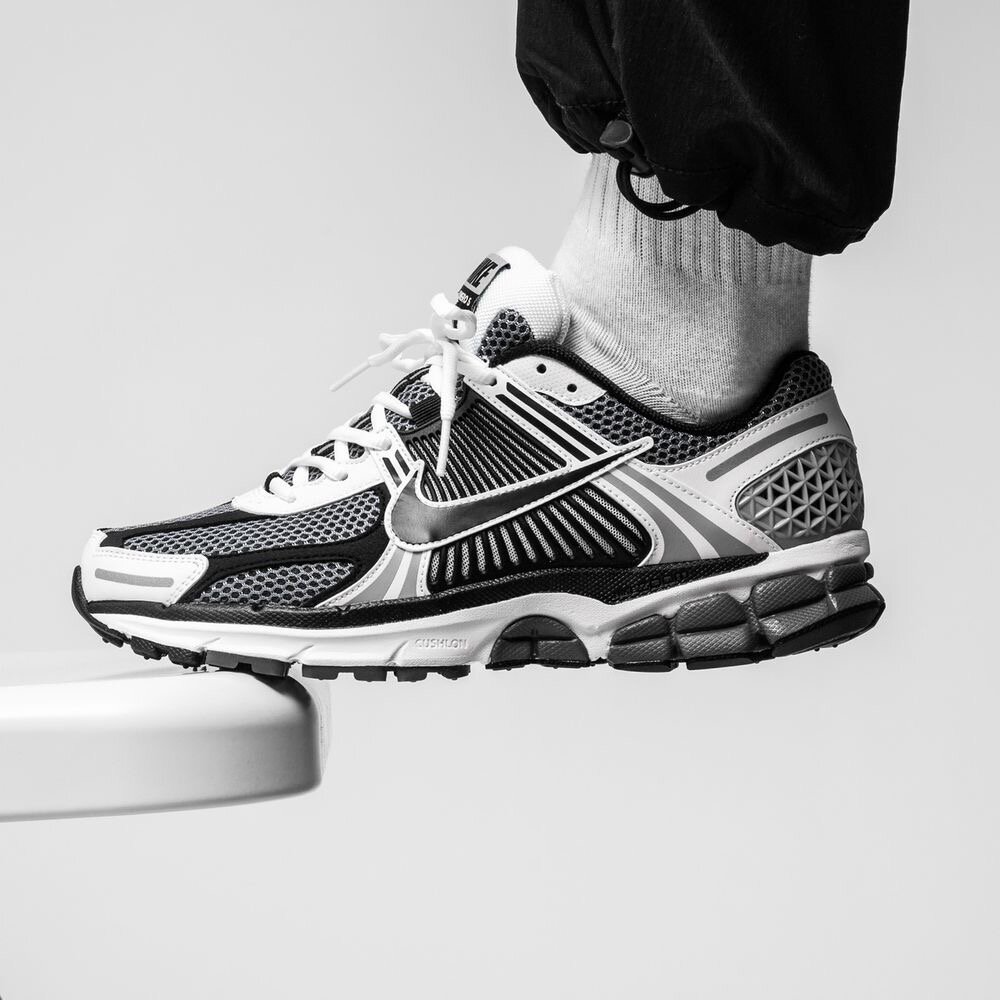 Nike vomero 5 noir gris