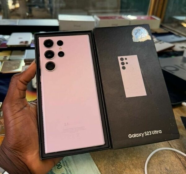 Samsung Galaxy S23 Ultra rose