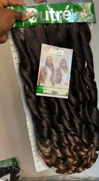 Extensions capillaires bouclés