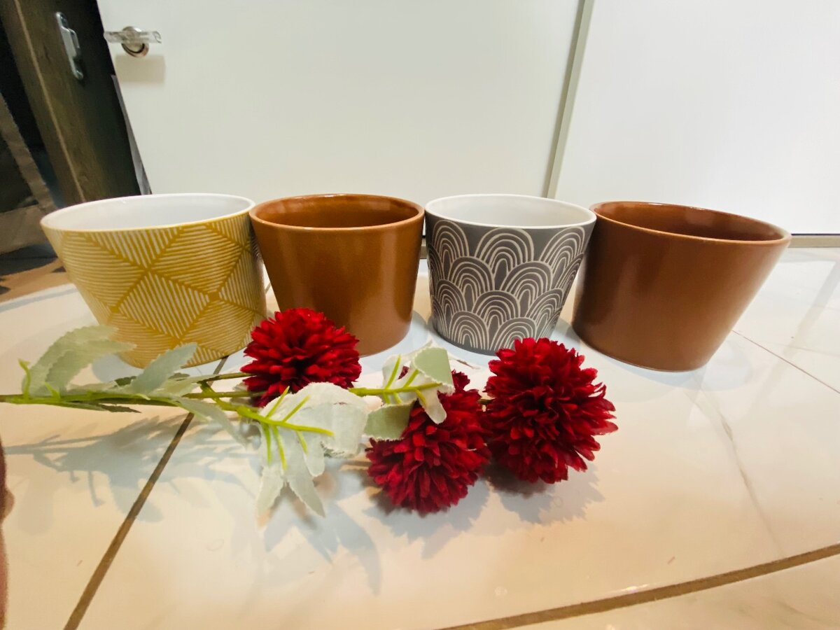 Beautifully designed ceramic tea mugs