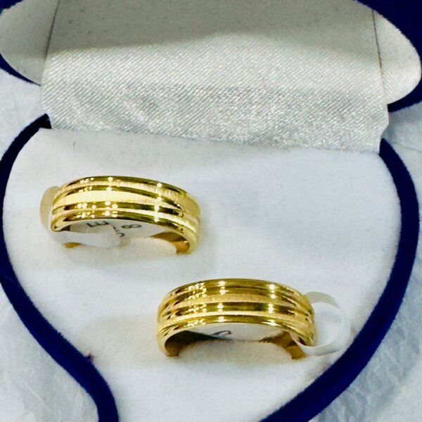 Alliances en or élégantes