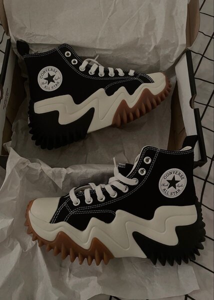 Chaussure  Nike , converse