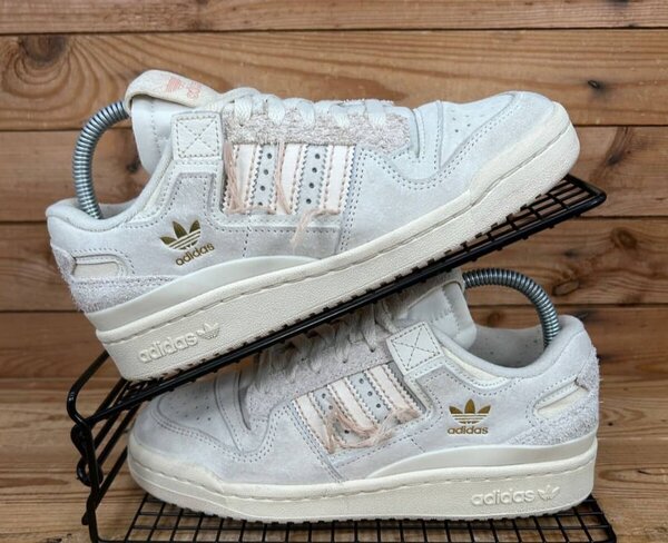 Baskets Adidas blanches classiques