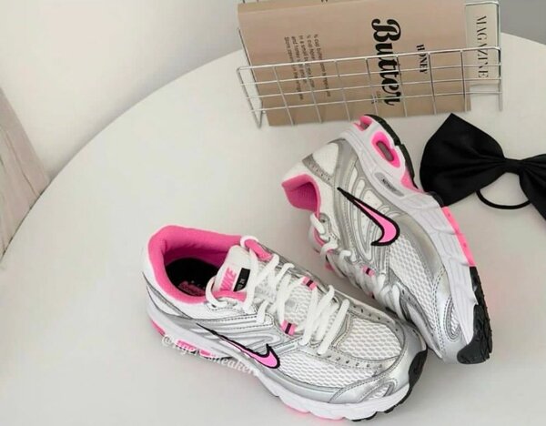 Chaussures Nike Femme - Blanc Rose