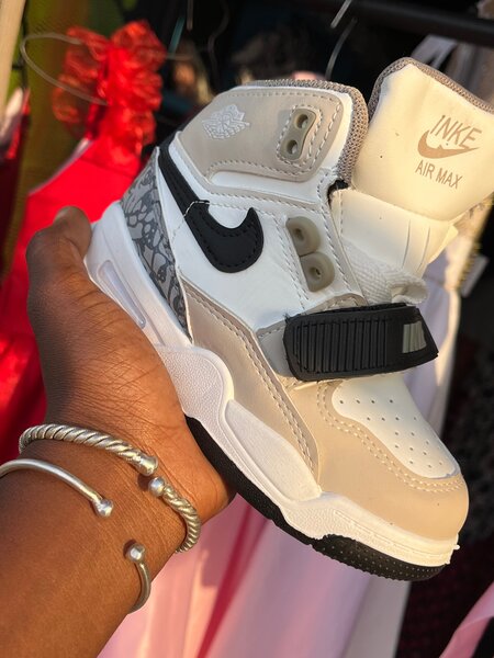 Baskets Nike Air Max Beige