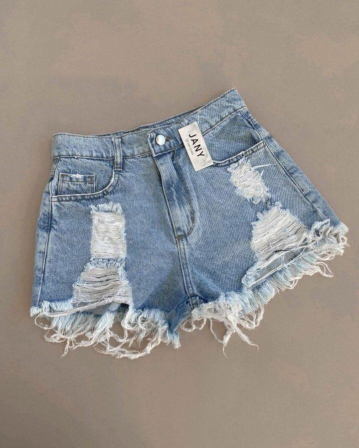 Short en jean avec papillons