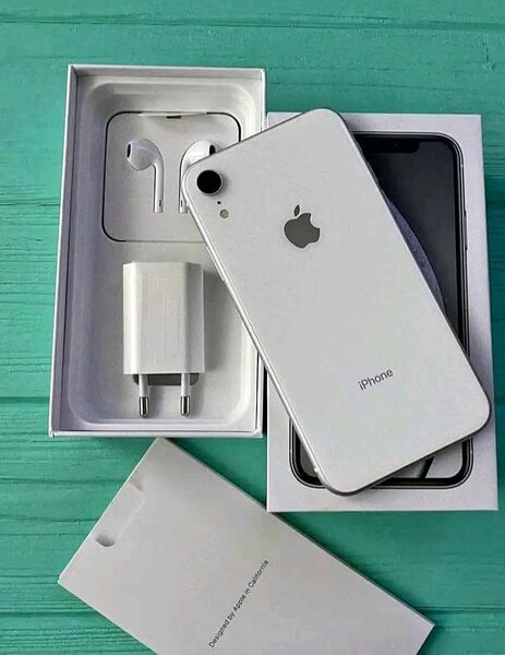 iPhone XR Blanc avec Accessoires