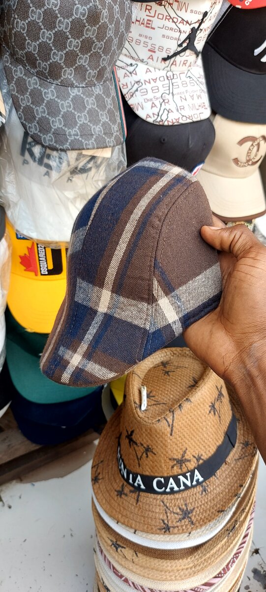 Casquettes plates à carreaux élégantes