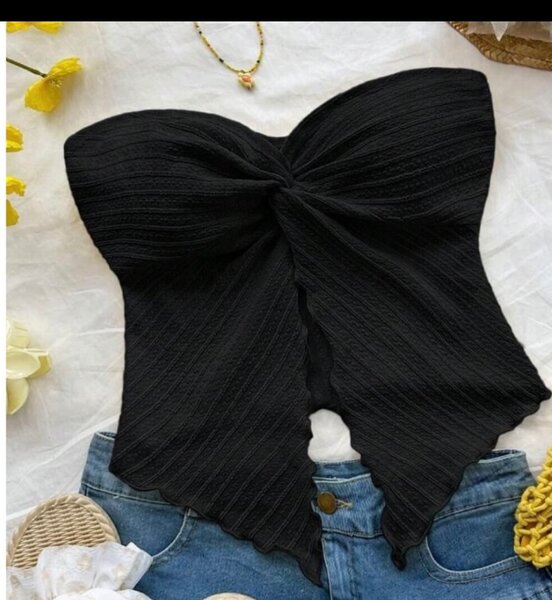 Top bandeau noir élégant