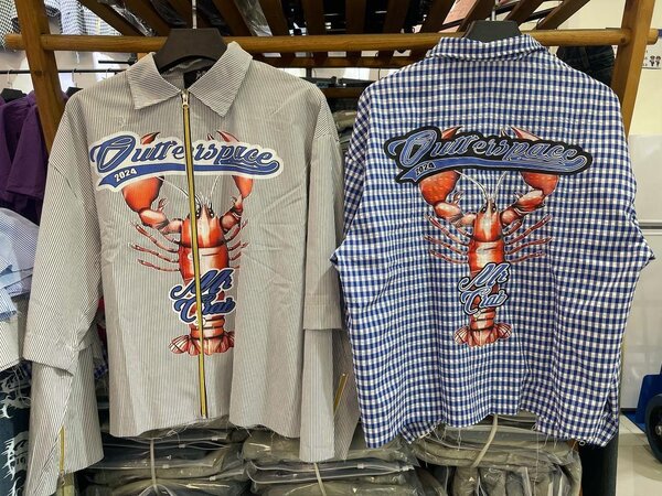 Chemise graphique unisexe à manches courtes