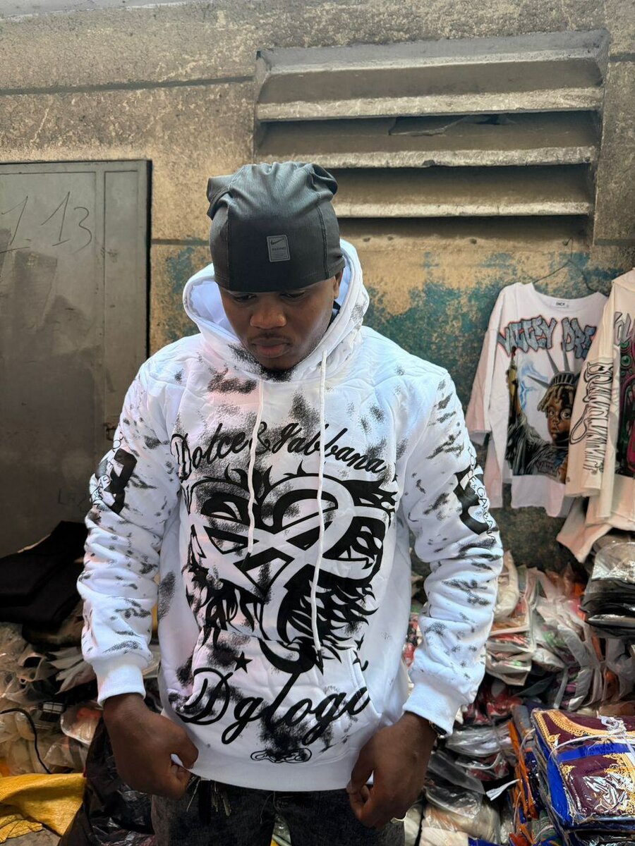 Sweat à capuche imprimé tendance