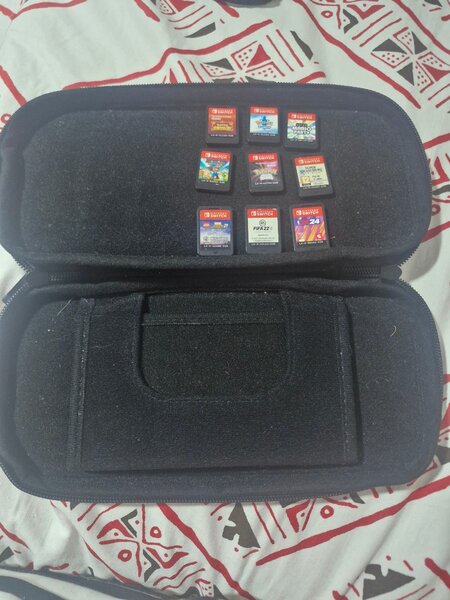 Étui Nintendo Switch avec jeux