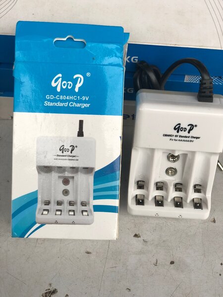 Chargeur de Piles GooP 9V