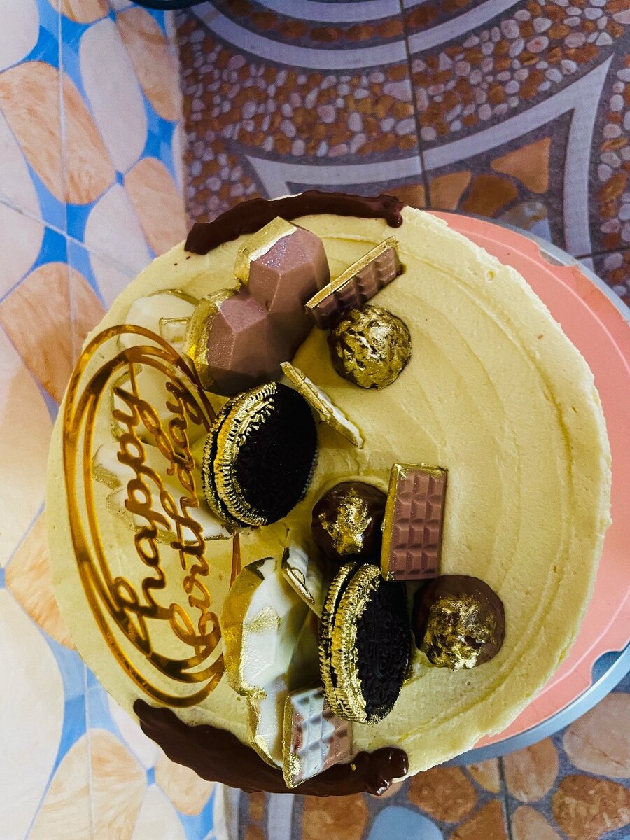 Drip Cake & Assorted Chocolate