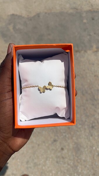 Collier et bracelet élégants en or