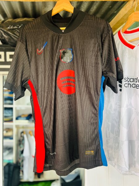 Maillot de football noir