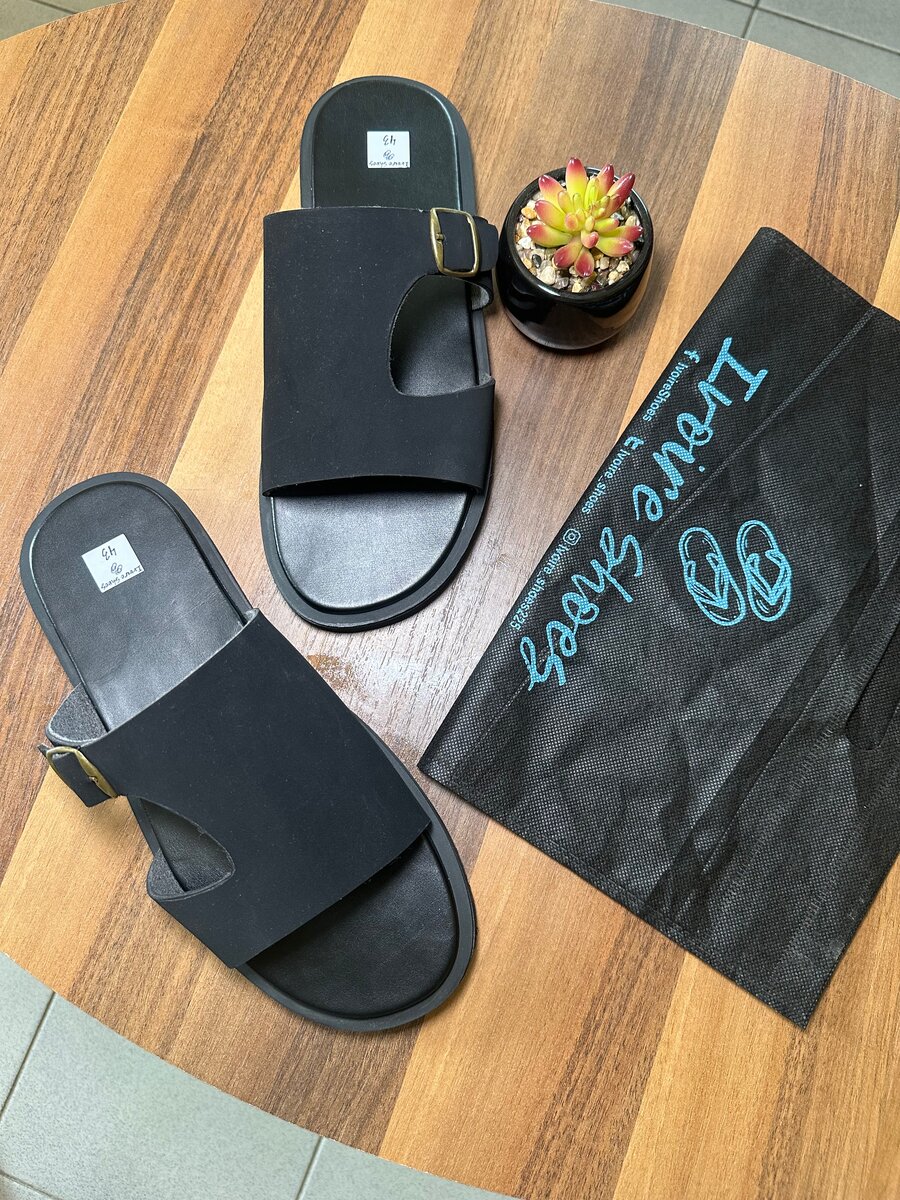 Sandales noires élégantes pour hommes