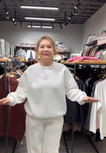 Белый свитшот 