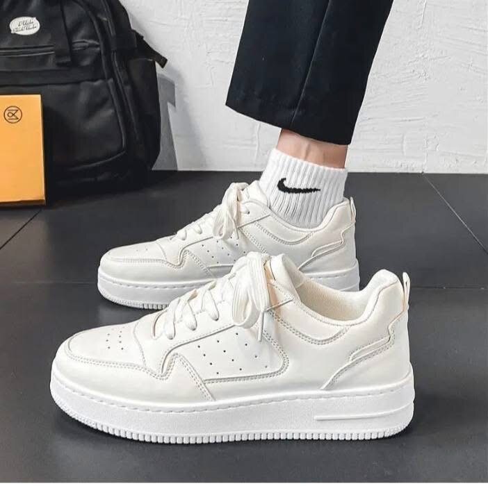 Chaussures Nike blanches pour femme