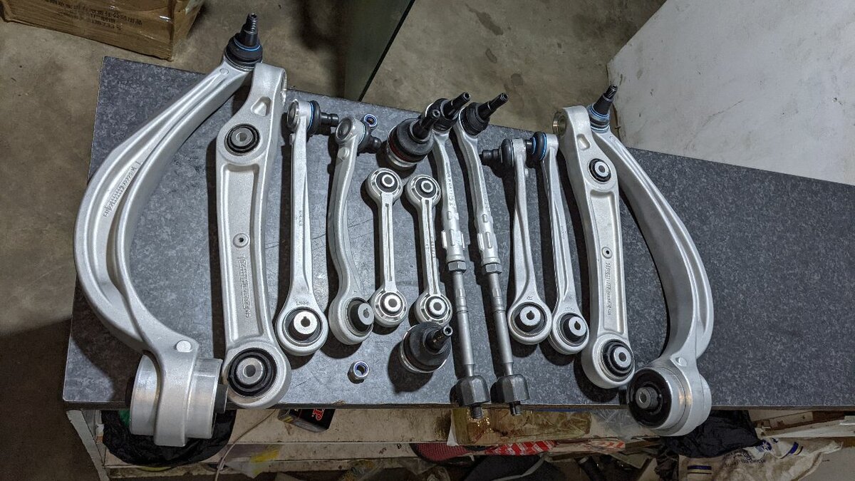 AUDI Q7 D6 & PORSCHE CAYENNE