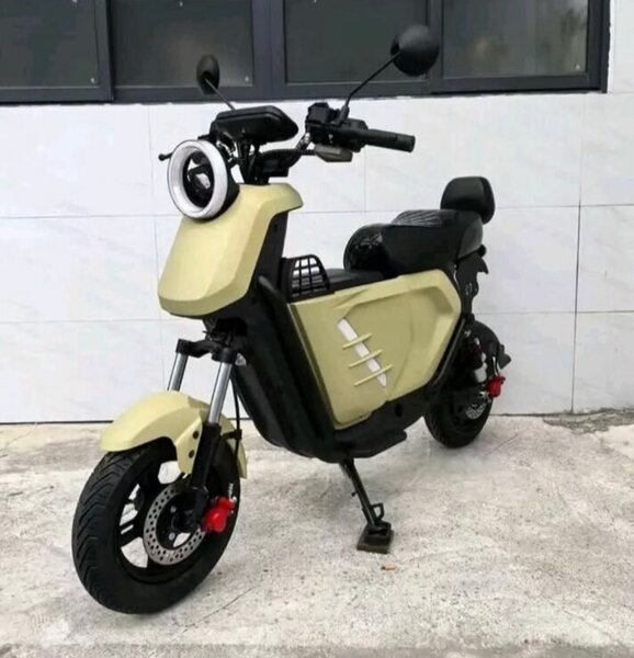 Scooter électrique pliable beige