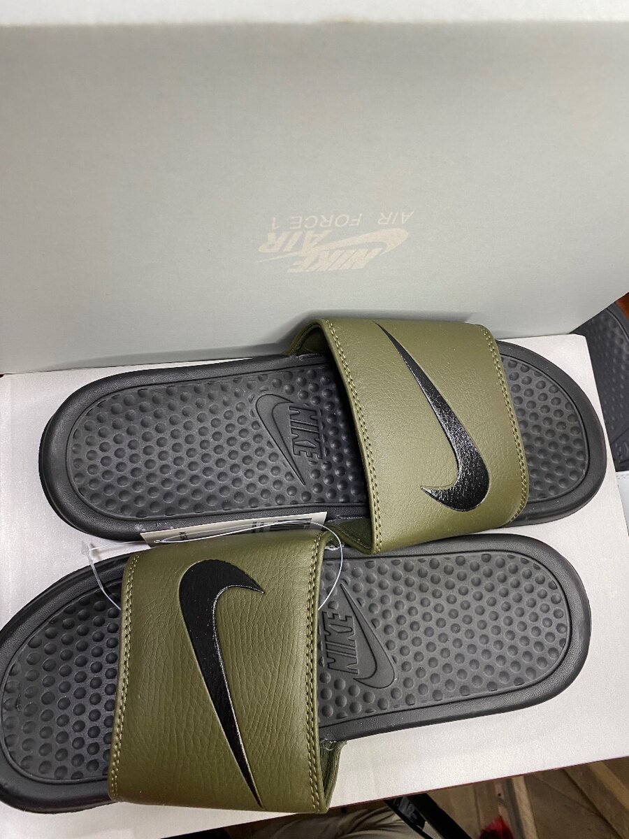 Claquettes Nike confortables