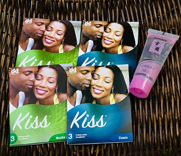 12 préservatifs + 1 lubrifiant