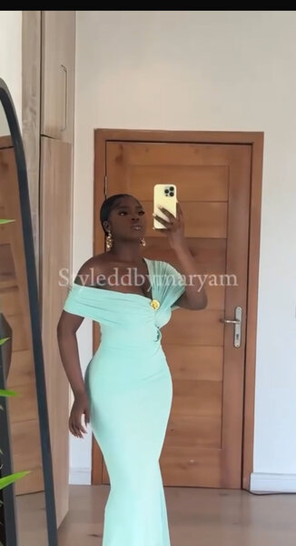 Robe ajustée colorée pour femme