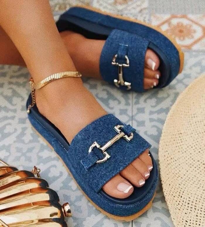 Sandales plates colorées pour femmes