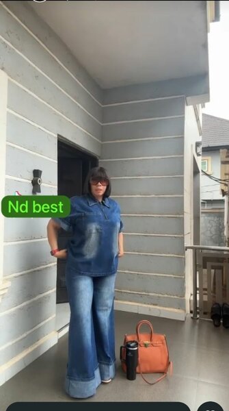 Jean évasé femme moderne