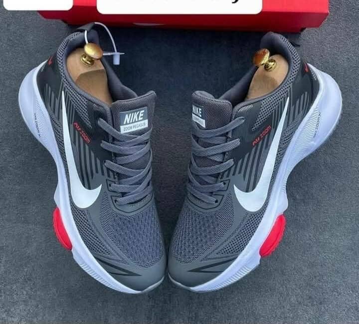 Nike Zoom Pegasus Sneakers