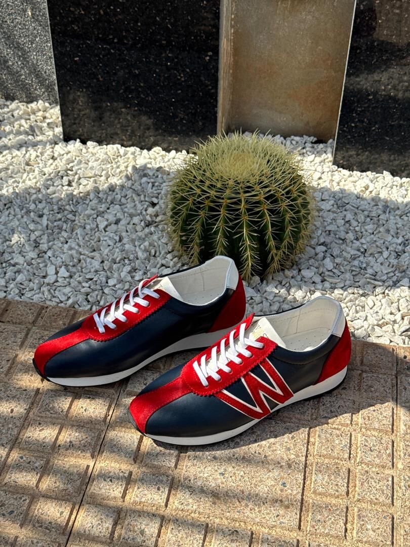 Sneakers rouges élégantes homme