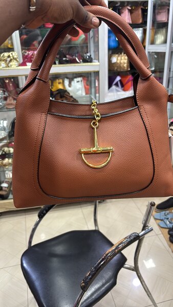 Sac à main élégant en cuir