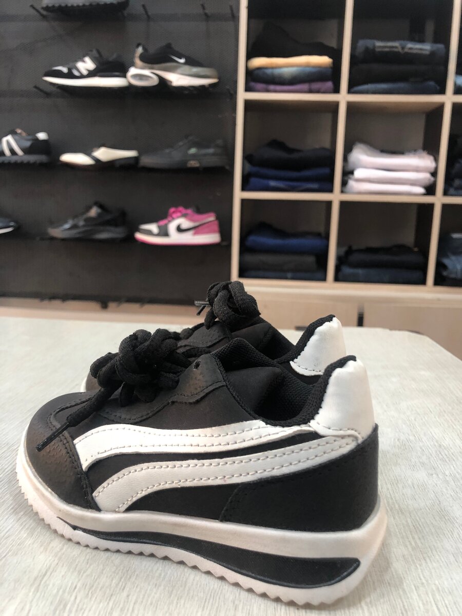 Sandales et baskets pour enfants