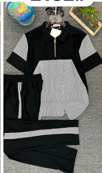 Ensemble polo et pantalon rayé