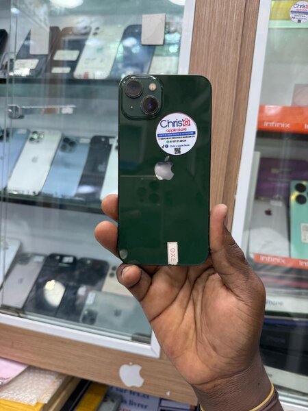 iPhone 13 128giga casineuf très propre