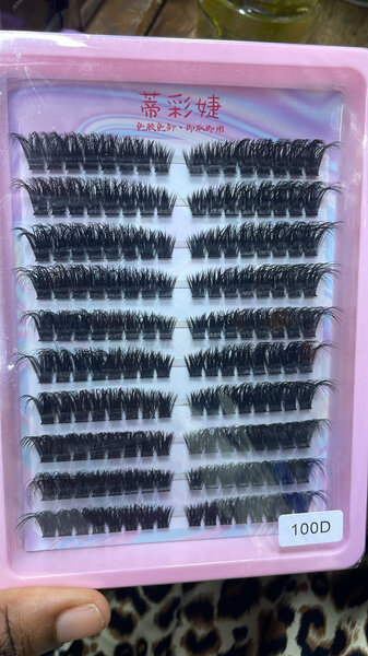 Faux cils clusters MYL et highlight lipgloss