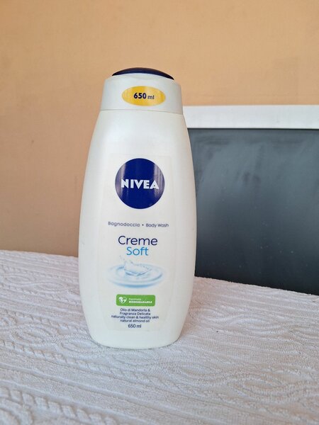 Nivea shower gel 650ml