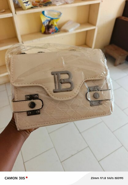 Sac à main élégant blanc