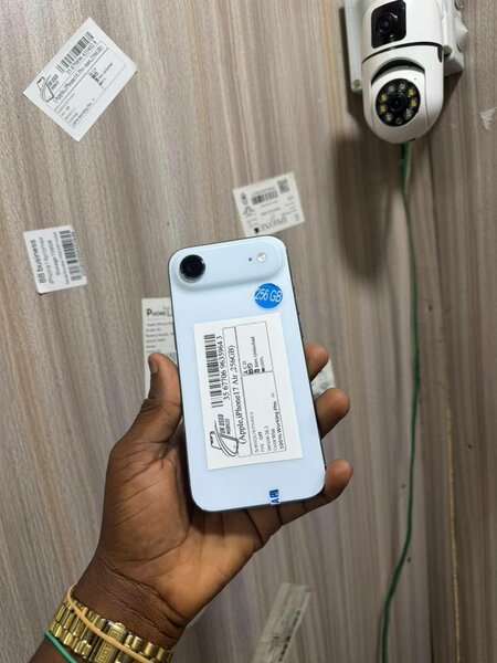 Téléphone portable iPhone blanc