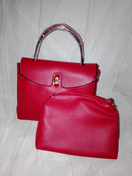 Ensemble sac à main rouge élégant