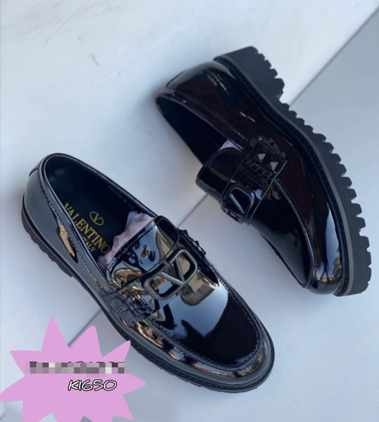 men's model leather shoes,